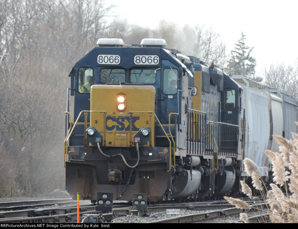 CSX 8066 on M568 